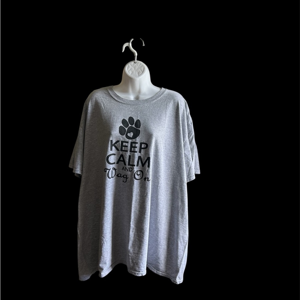 Gray Graphic T-Shirt with Paw Print